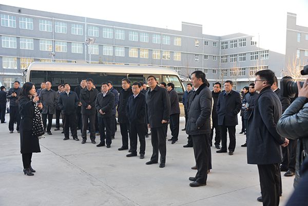 安陽(yáng)市委書(shū)記李公樂(lè)，市長(zhǎng)王新偉等市四大班子領(lǐng)導(dǎo)蒞臨金秋照明考察觀摩